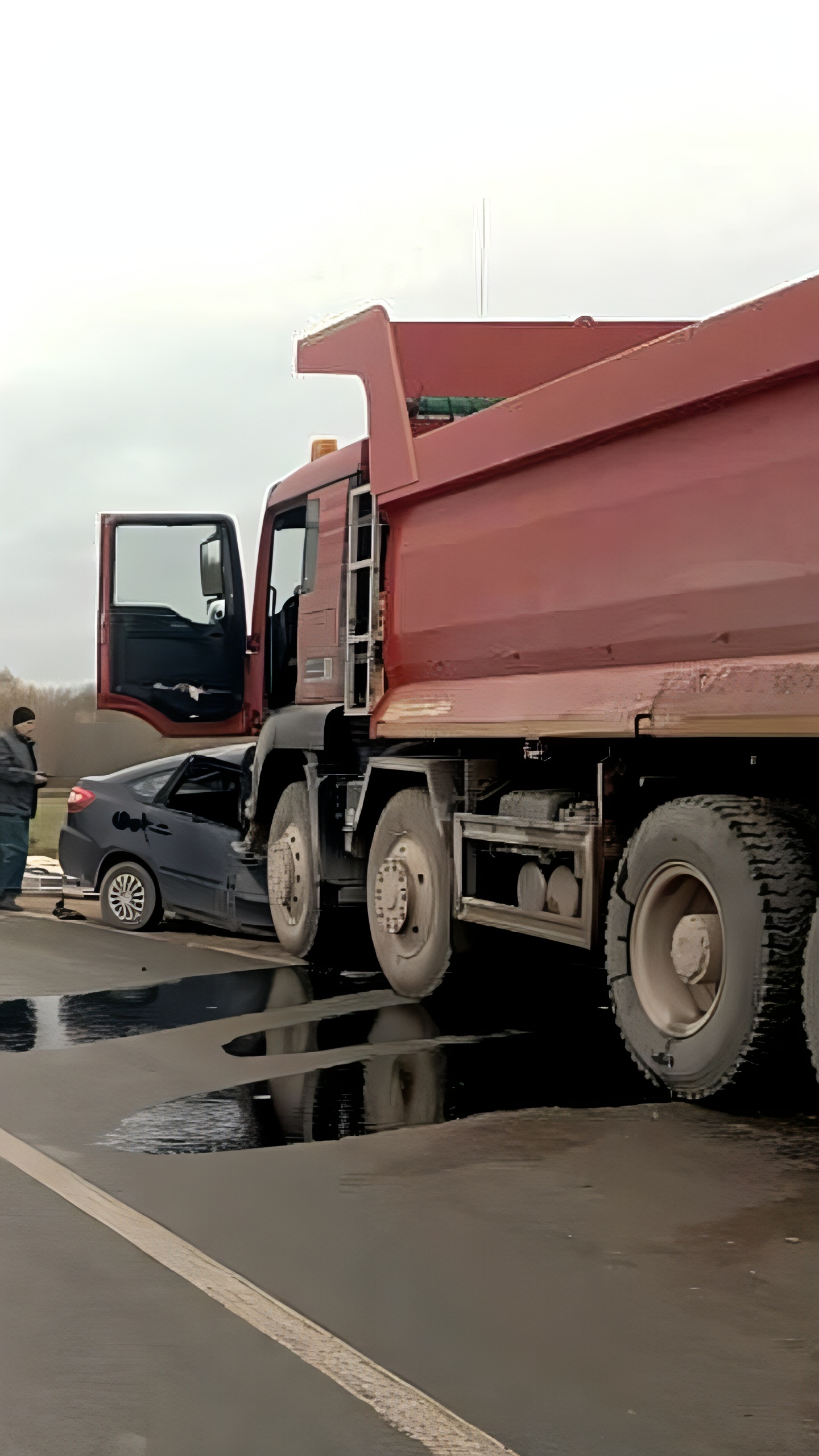 ДТП под Первоуральском: Lada столкнулась с грузовиком, пострадали двое