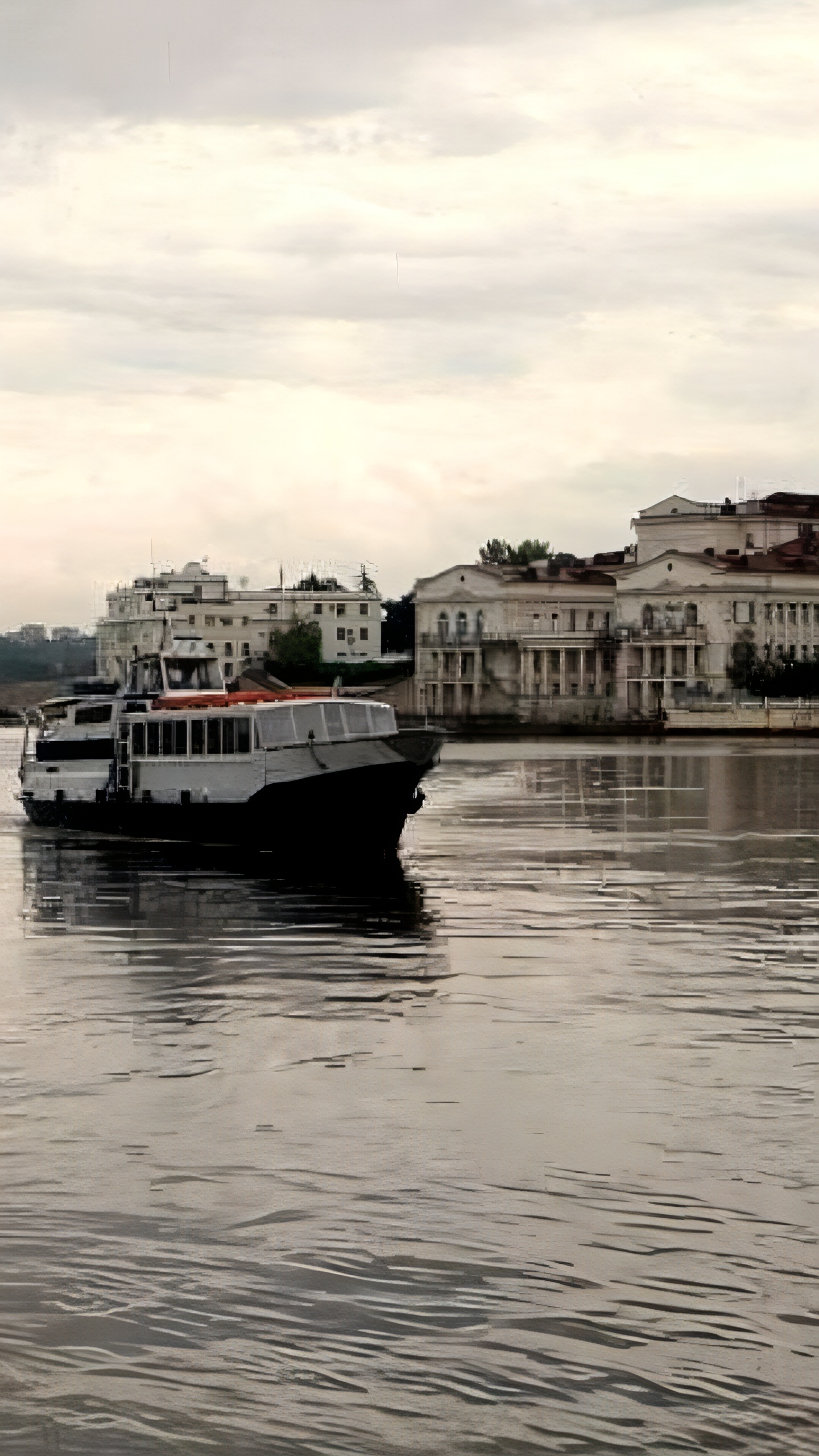 Приостановка движения морского пассажирского транспорта в Севастополе