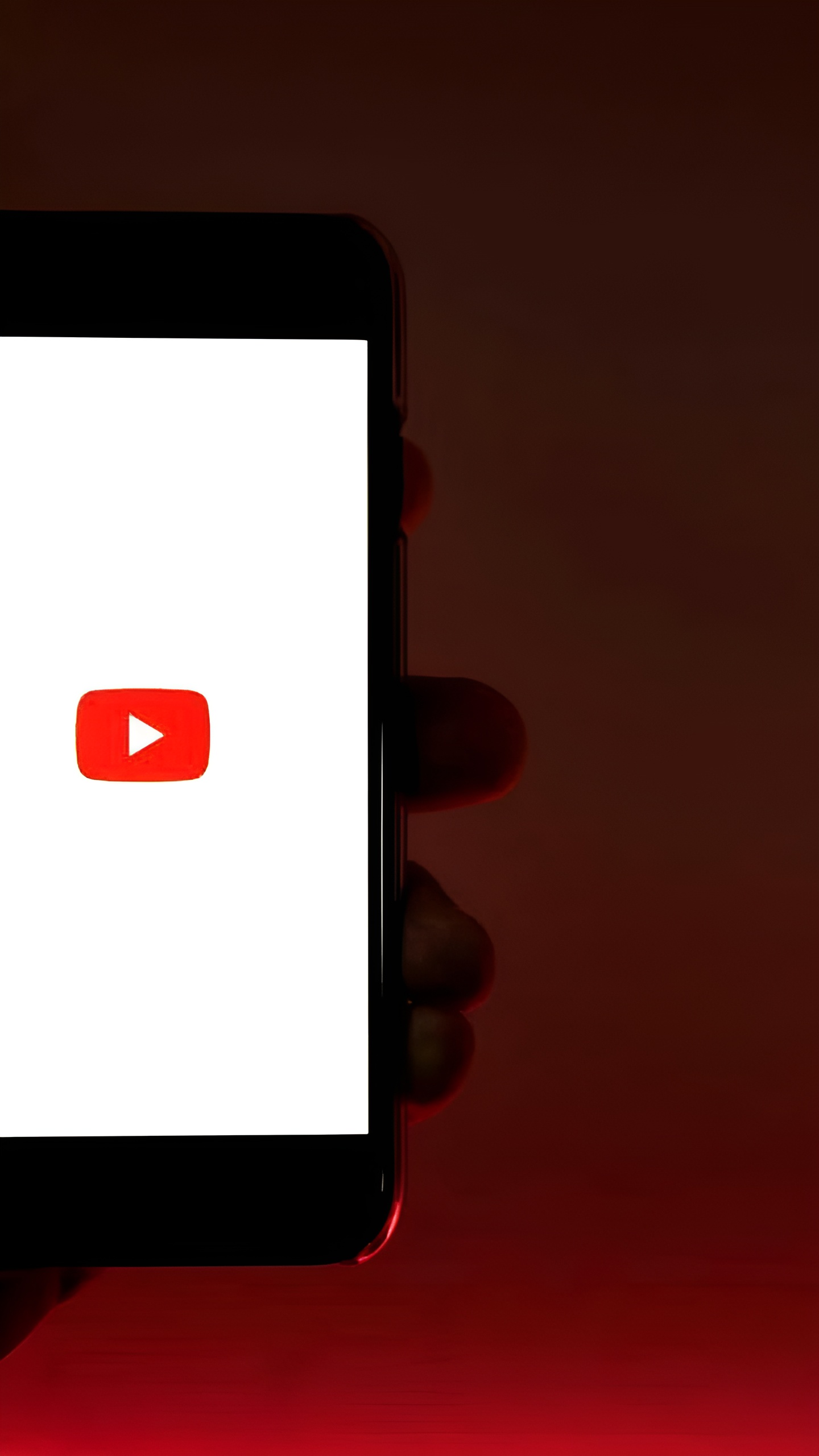 Охват длинных роликов на YouTube восстанавливается, несмотря на падение коротких видео