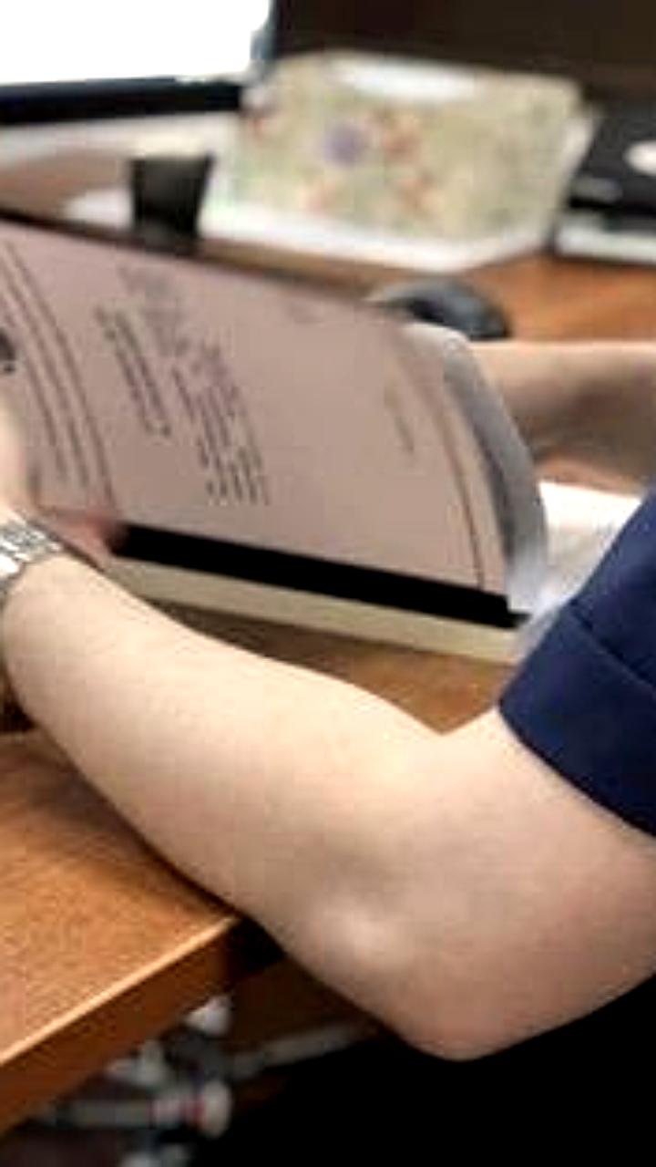 В Дагестане задержан налоговый инспектор за взятку в 400 тысяч рублей