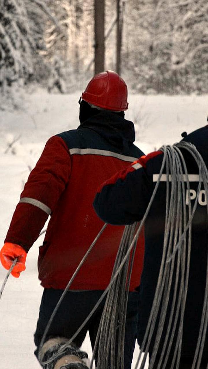 Снегопад оставил почти 19 тысяч жителей Новгородской области без электричества