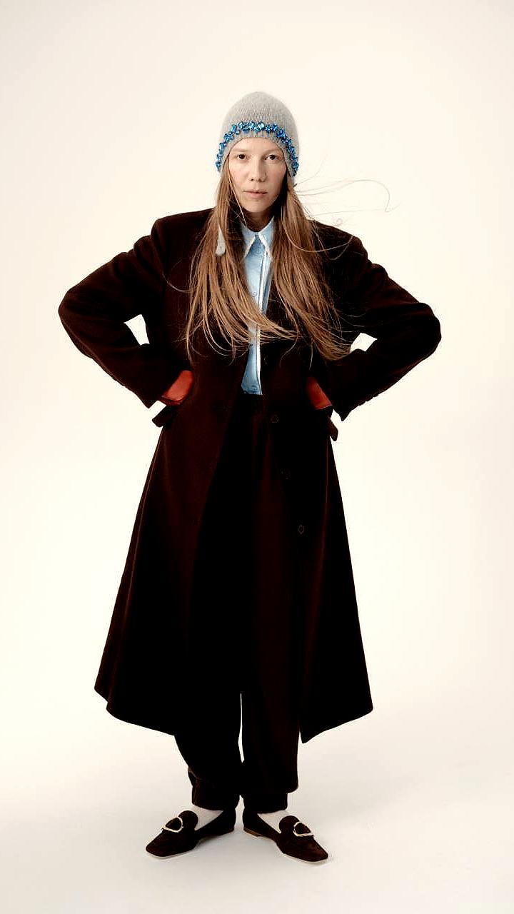 The Blueprint и Studio 29 представляют вязаный чепчик с кристаллами