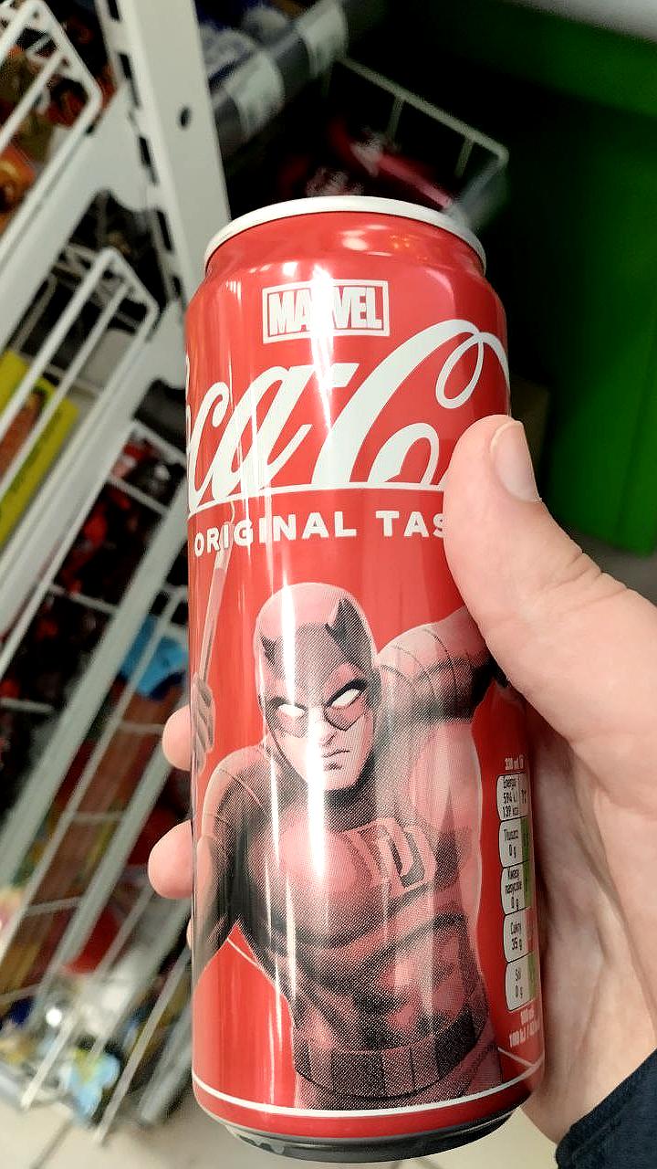 Coca-Cola представляет лимитированную коллекцию с героями Marvel в России