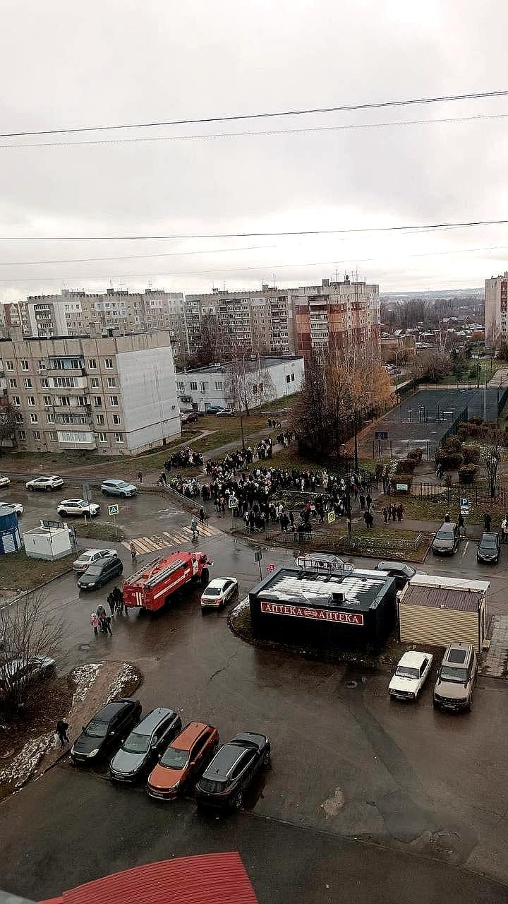 Эвакуация школы №8 в Кстове из-за анонимного сообщения о бомбе