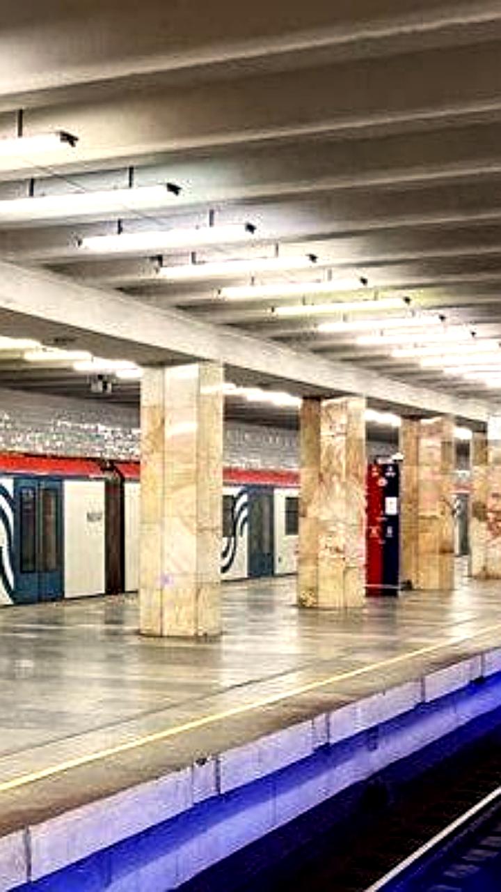 На станции метро «Полежаевская» в Москве установлена подсветка путей для повышения безопасности