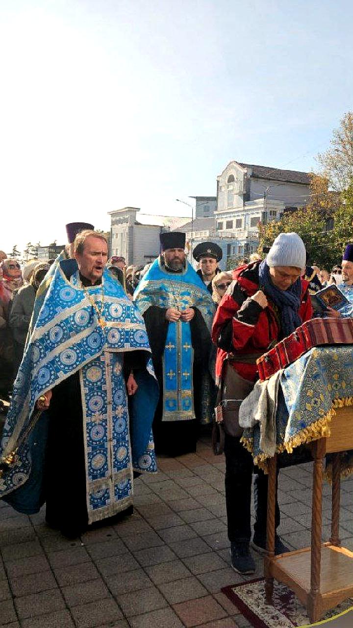 Прибытие чудотворной иконы Божией Матери в Сочи и Туапсе: верующие молятся о мире и исцелении