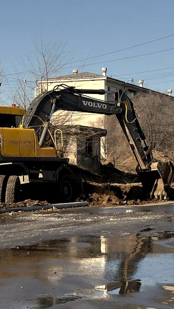 Аварии на водопроводах в Биробиджане и Бердске оставили жителей без воды