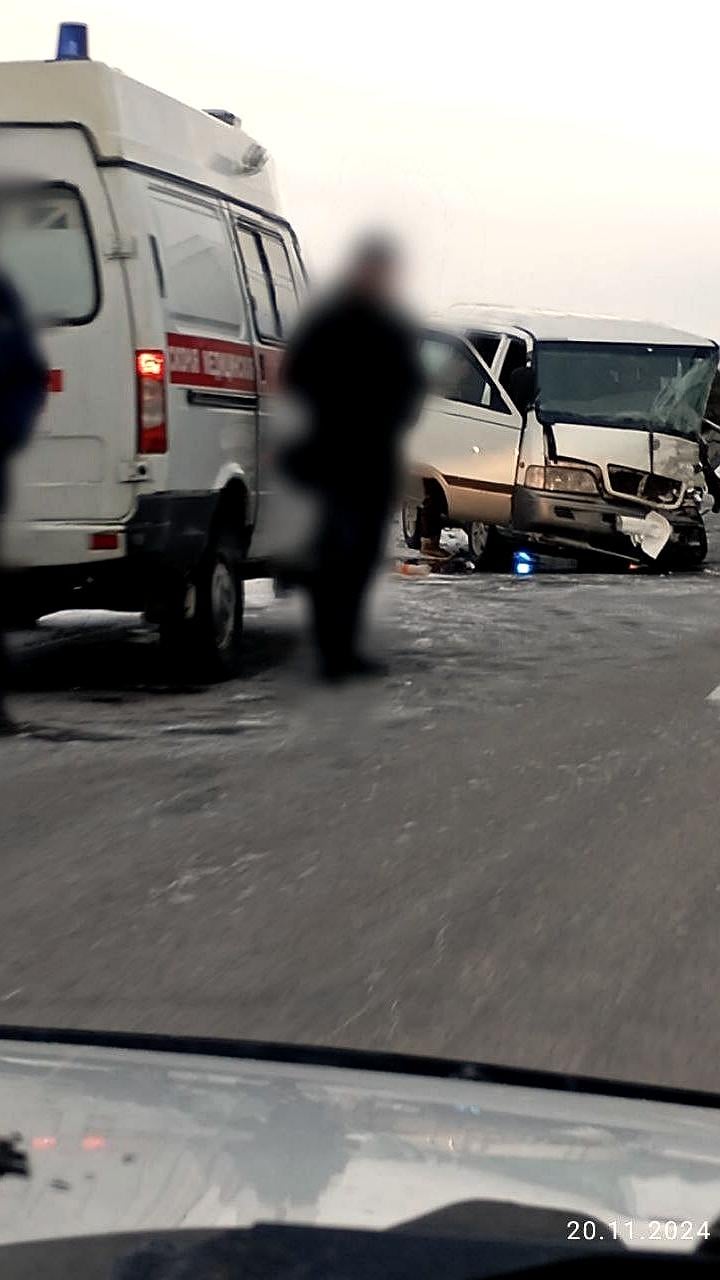 Четыре человека пострадали в ДТП на железнодорожном переезде в Бурятии