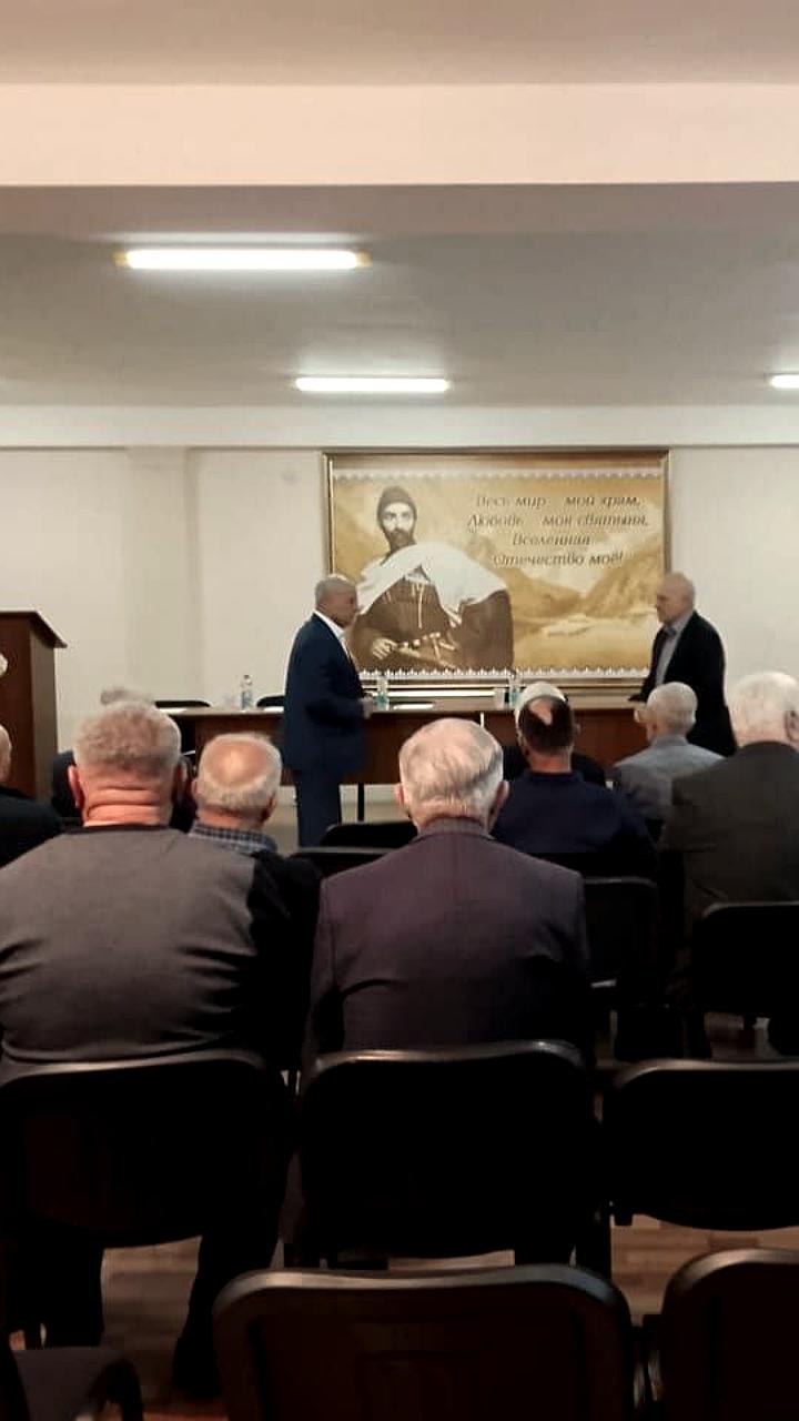 Зелим Ватаев уходит с поста председателя МОД 'Высший Совет Осетин', новым председателем избран Вячеслав Дзагоев