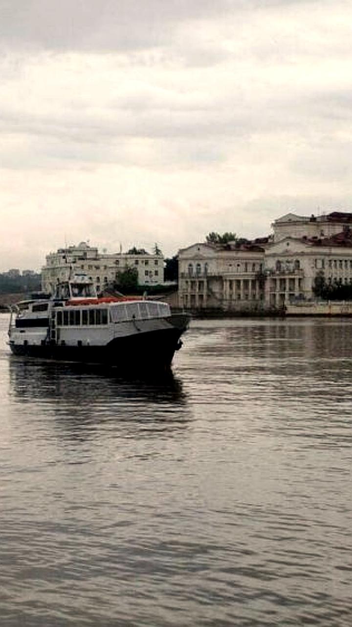 Приостановлено движение морского пассажирского транспорта в Севастополе