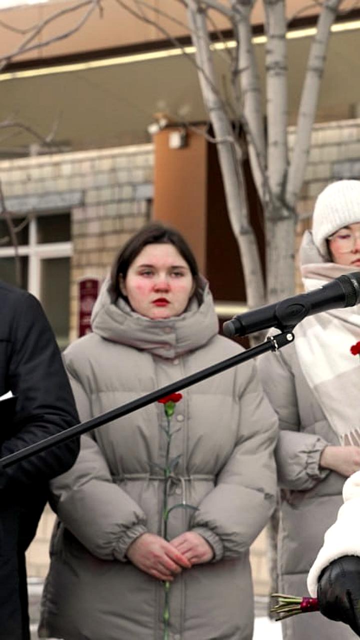 В Красноярске открыли памятник Виктору Астафьеву в день его памяти