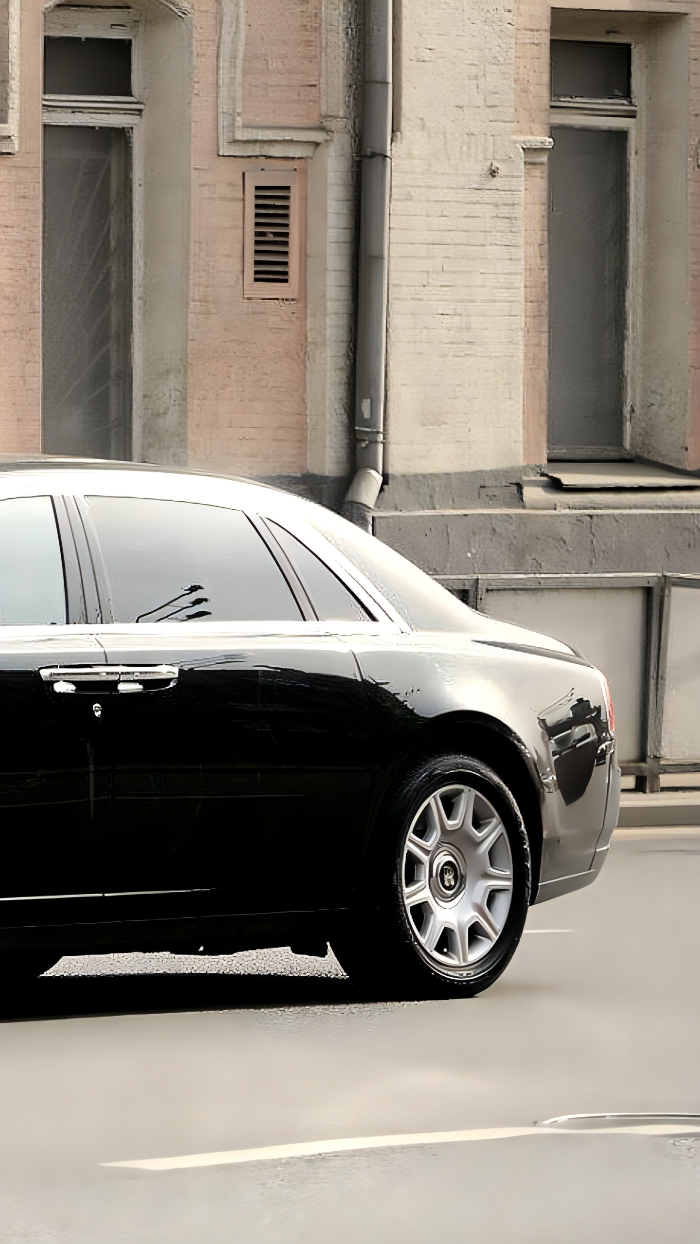 Арестован Rolls-Royce Ghost на сумму более 10 млн рублей в деле Тимура Иванова