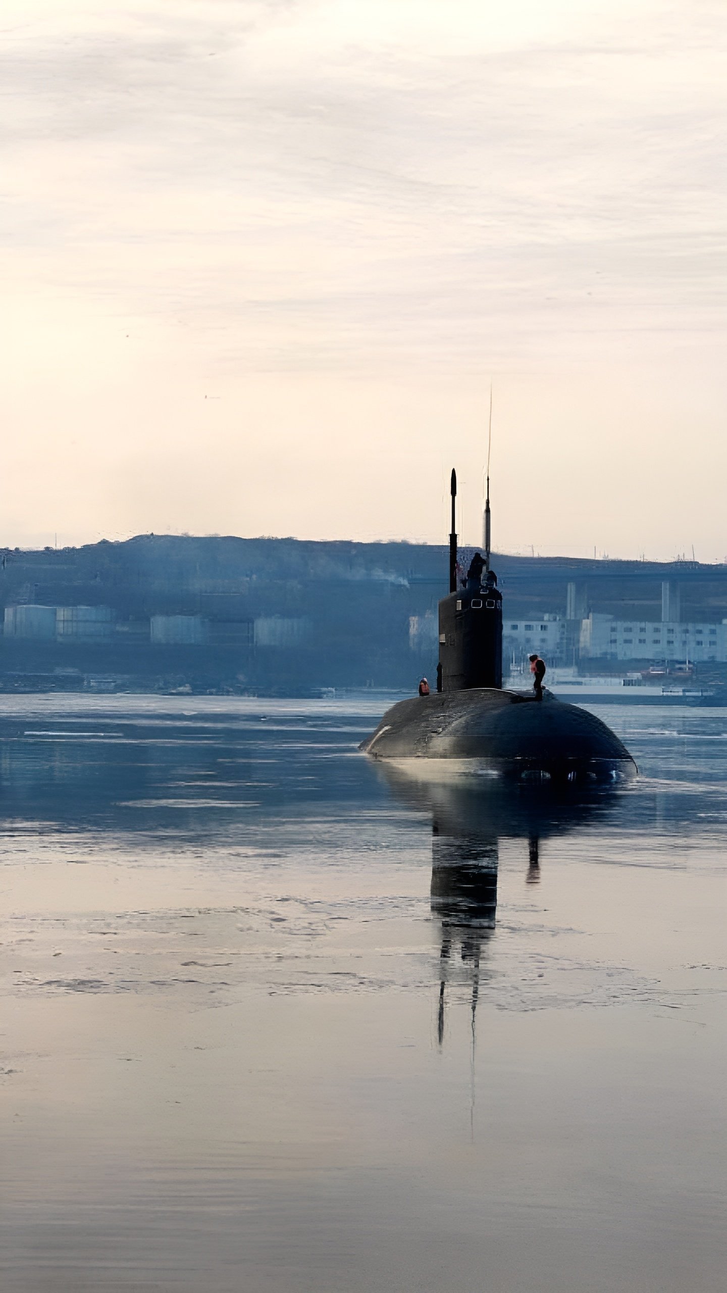 Подводная лодка 'Уфа' и буксир 'Алатау' завершили переход в Владивосток