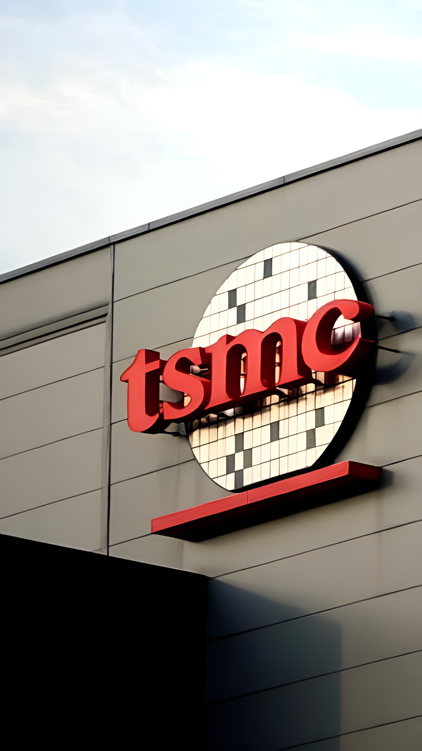 TSMC анонсировала запуск массового производства 4-нм чипов в Аризоне в 2025 году