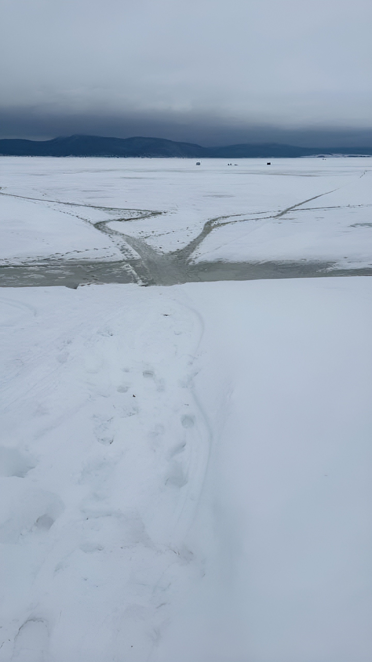 На Нугушском водохранилище вновь появилась вода: безопасность на льду в приоритете