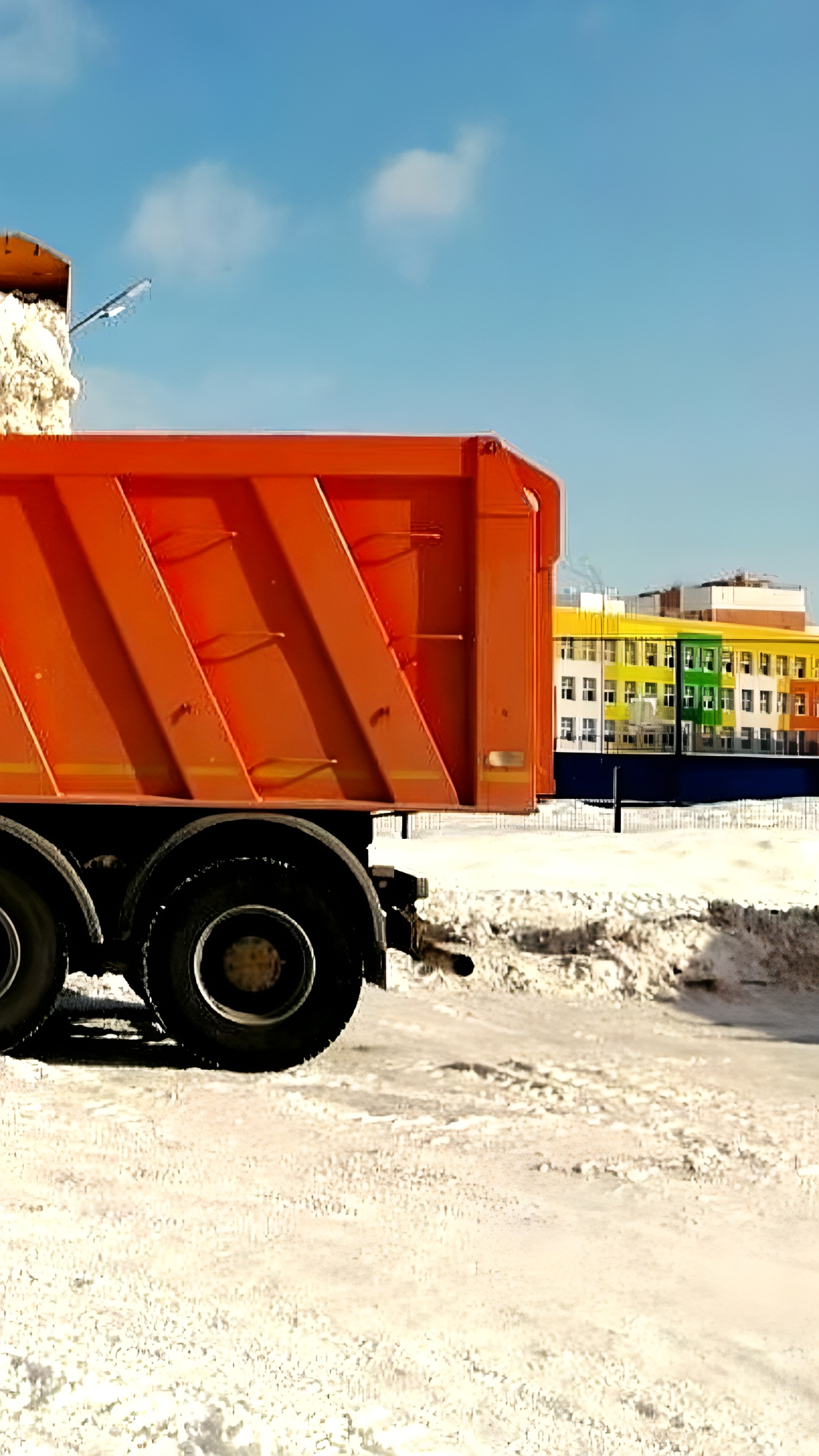 Уборка снега в Новосибирске и Казани: значительные объемы вывезенного снега