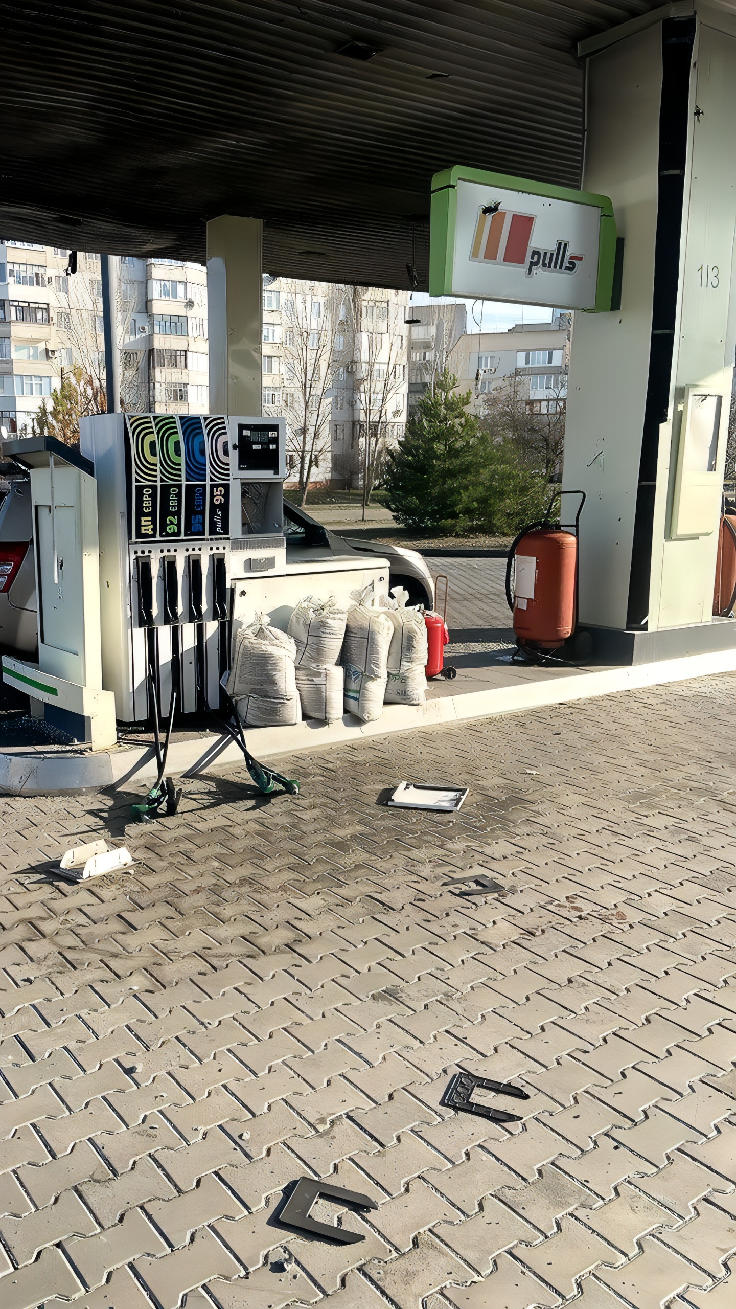 Обстрел АЗС в Новой Каховке: один погибший и четверо пострадавших, включая беременную женщину