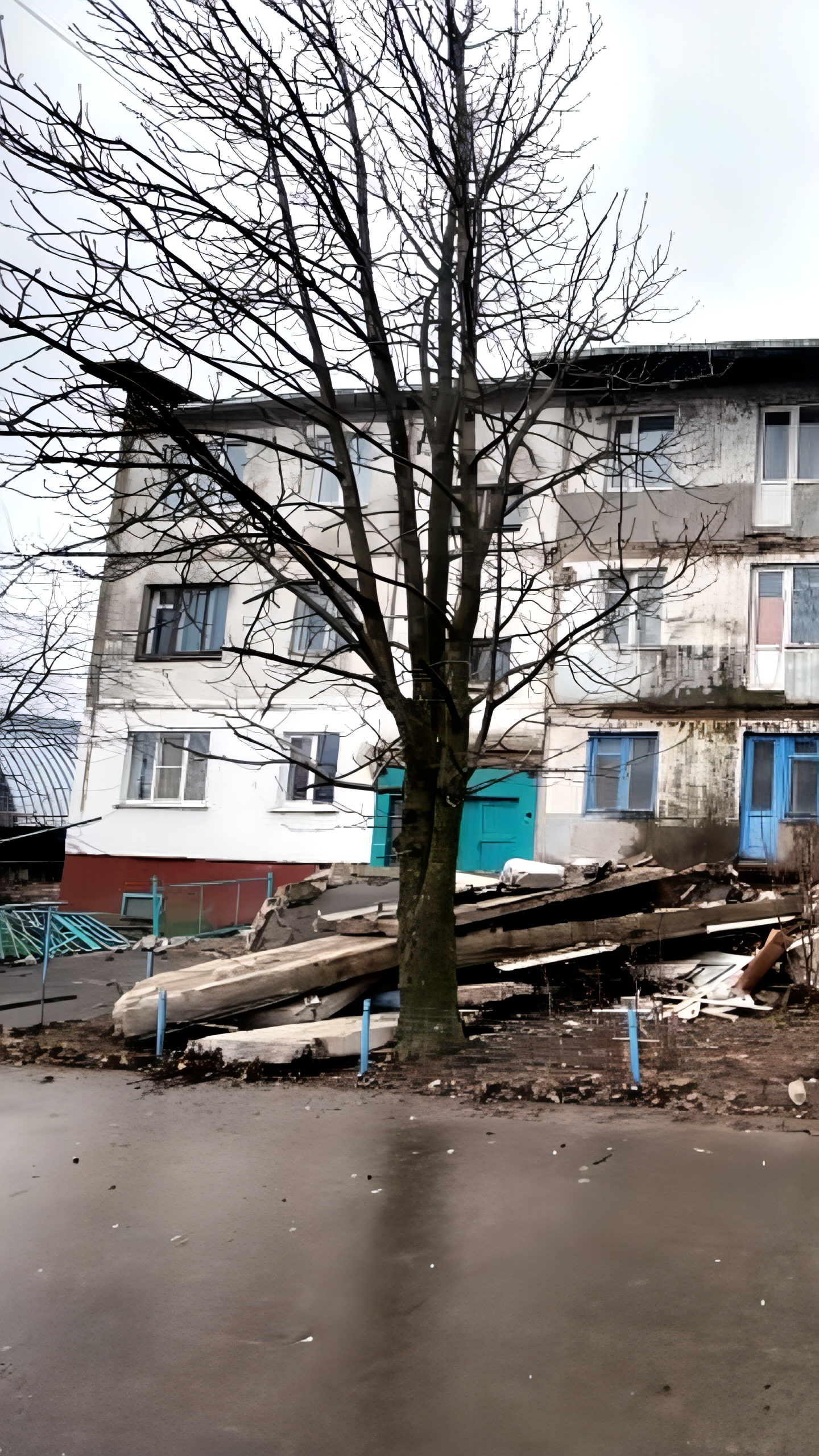 Уголовное дело возбуждено после обрушения балконов в Колпнянском районе