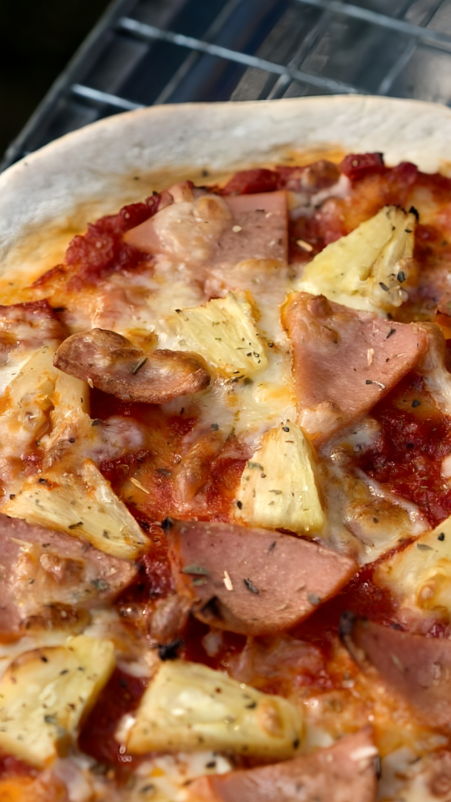 Пиццерия Lupa Pizza в Великобритании устанавливает высокую цену на пиццу с ананасами