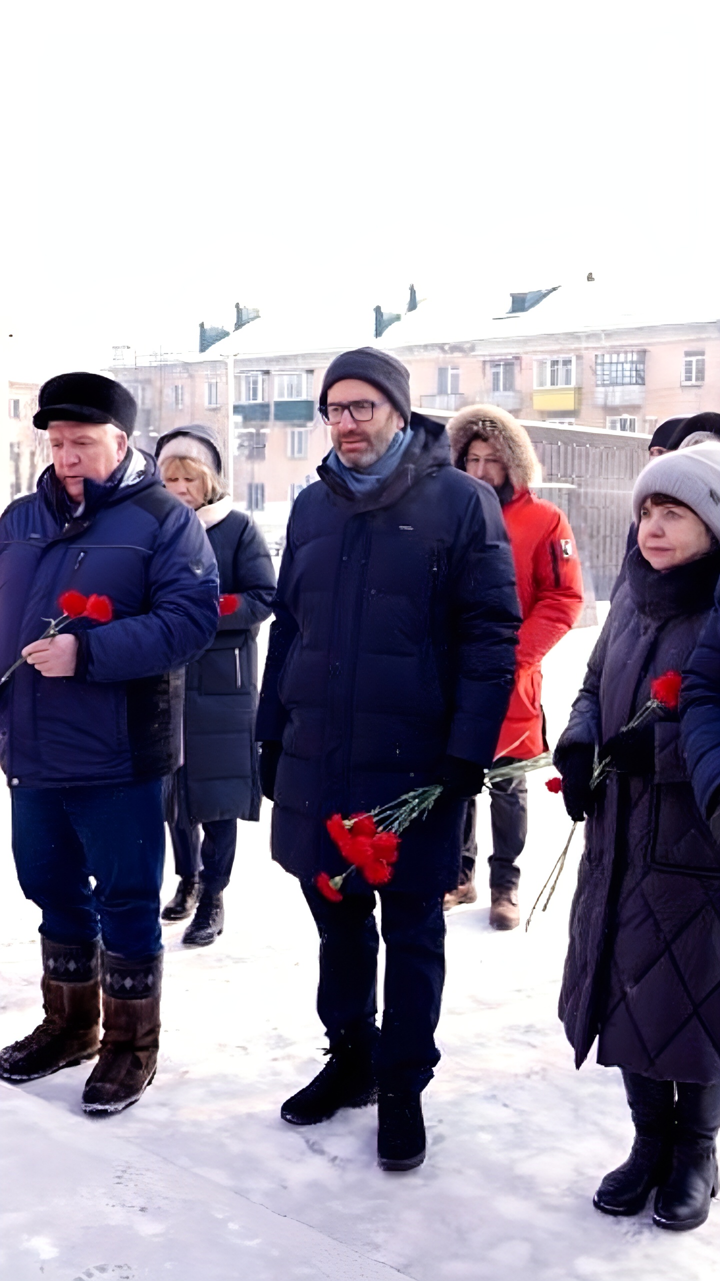 Подготовка к празднованию Дня Победы и Дня города в Находке и Норильске