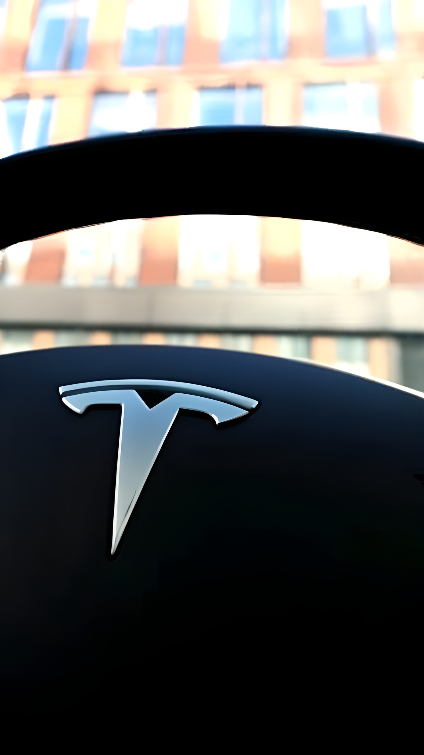 Илон Маск подписал контракт на $400 млн на поставку бронированных Tesla для правительства США