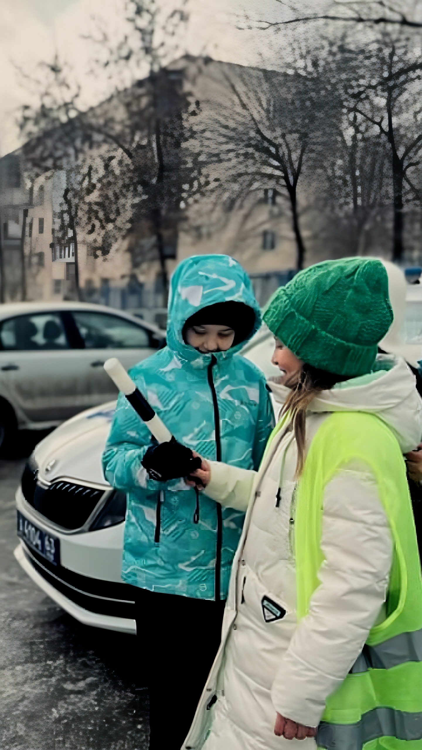 Профилактические беседы по безопасности дорожного движения прошли в Южно-Сахалинске и Самарской области