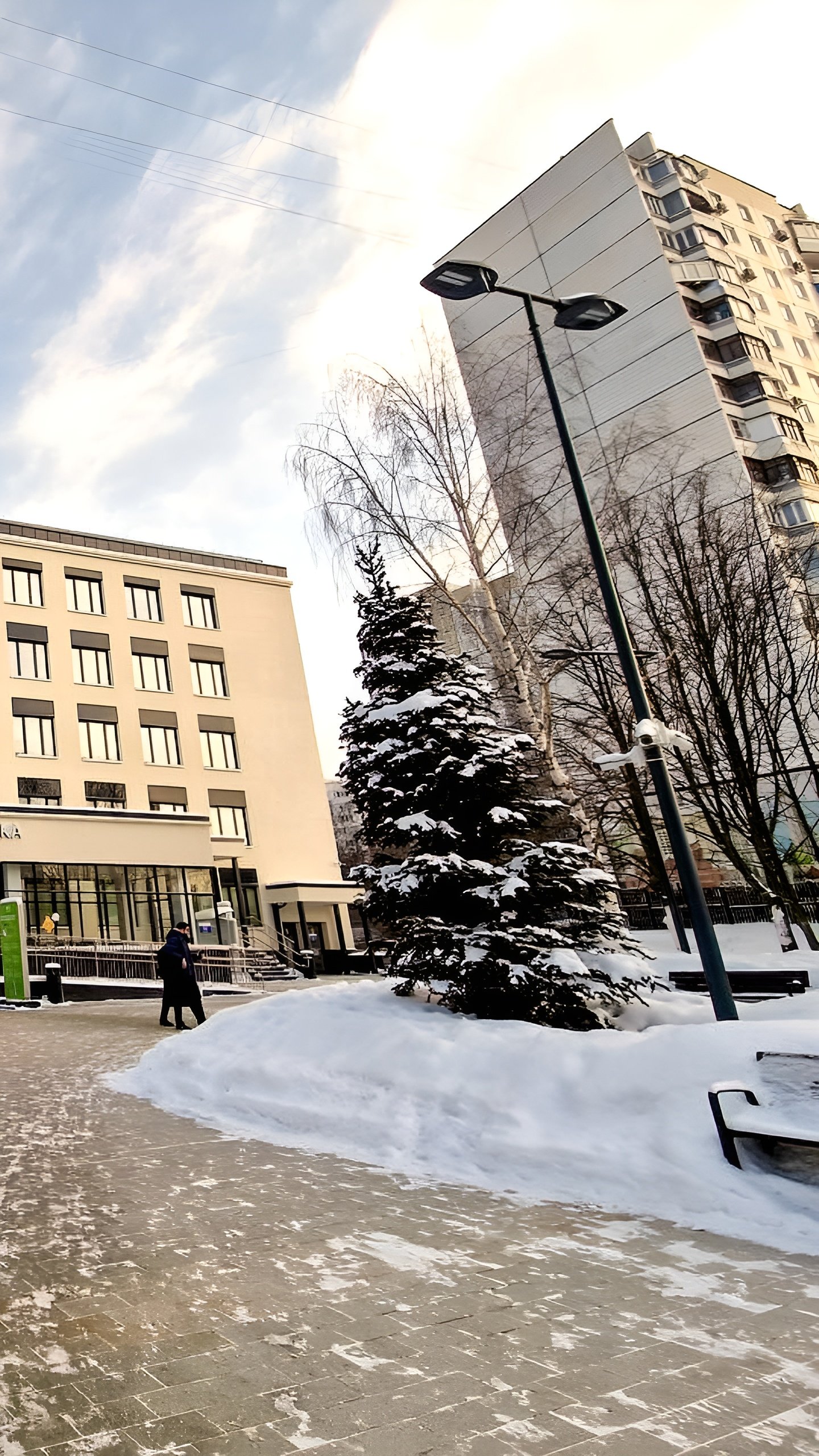 В Москве установили более 6 тыс. новых фонарей для улучшения освещения соцобъектов