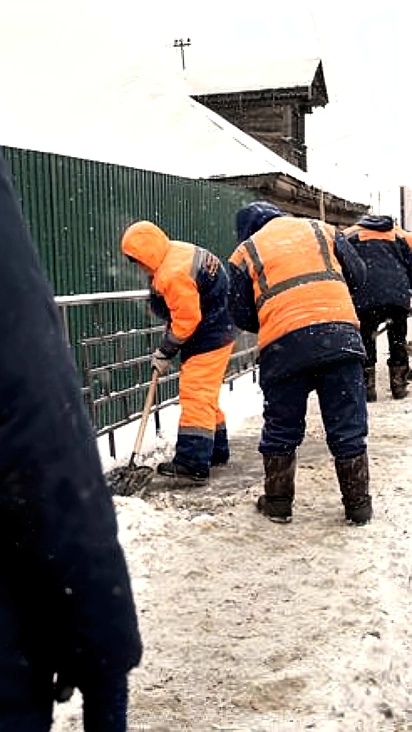 В Волжском продолжается уборка снега: вывезено более 1,7 тыс. тонн