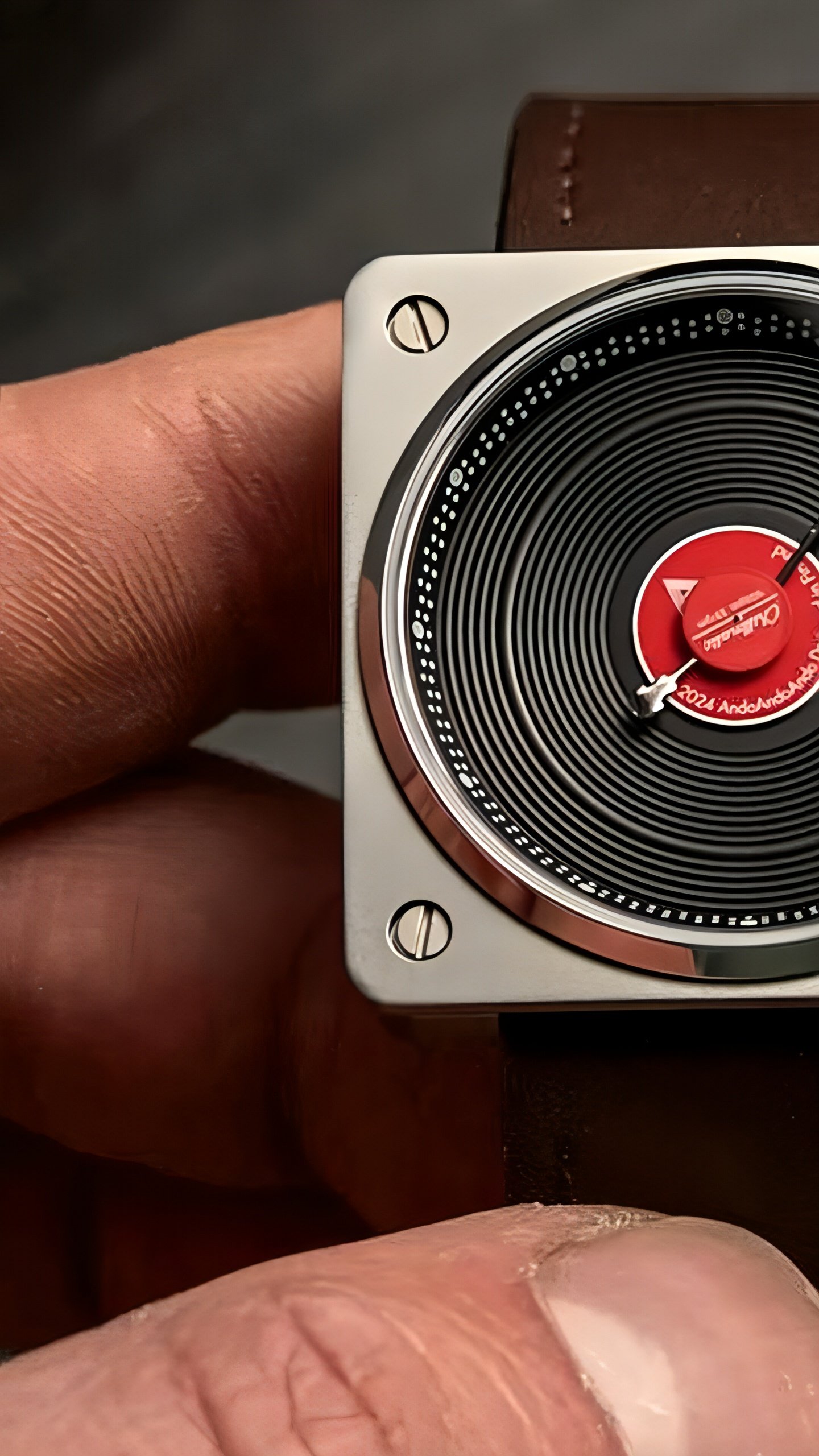 AndoAndoAndo представила часы Vinyl Record Automatic Watch в стиле проигрывателя Technics SL-1200