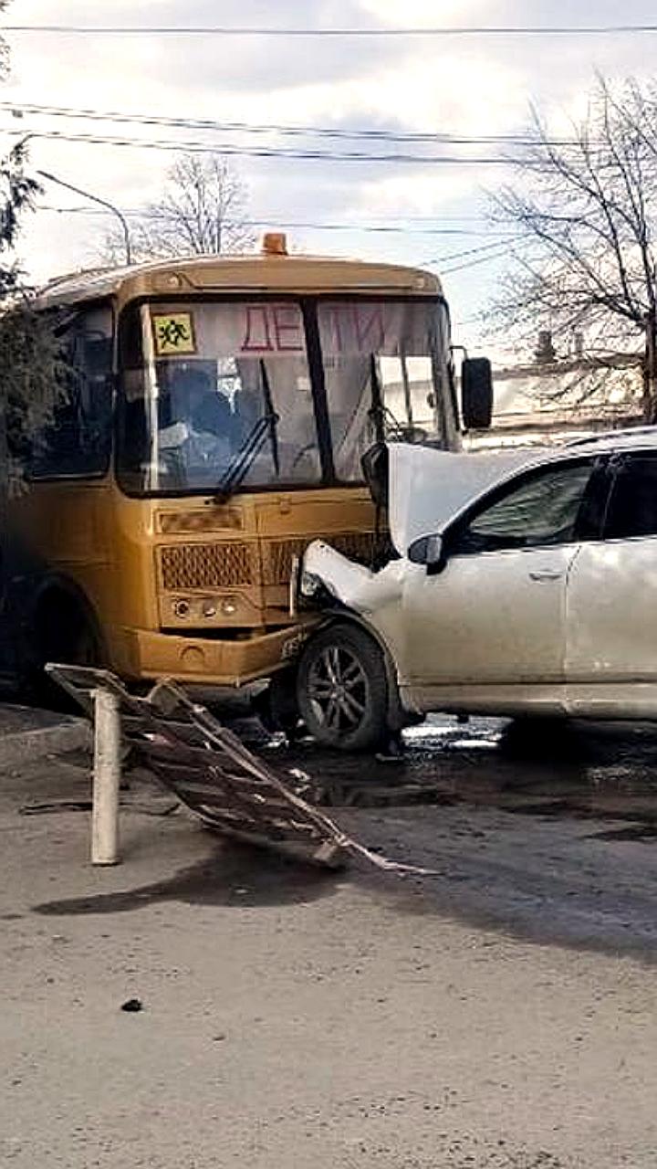 ДТП на Пулковском шоссе: погиб водитель автобуса