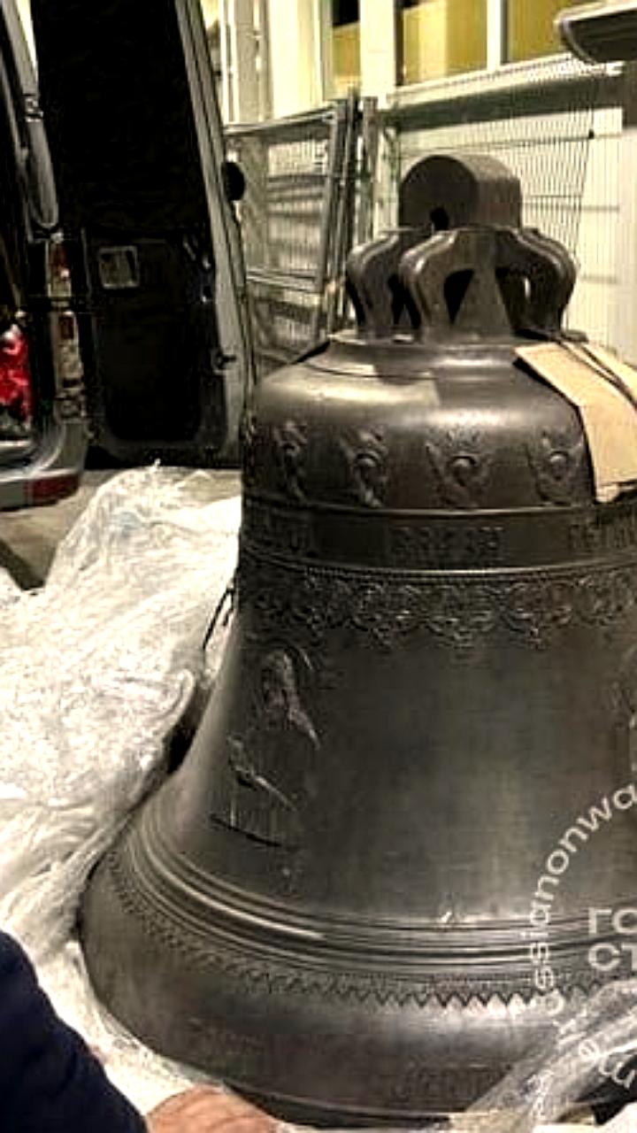Литовские власти задержали молдаванина за незаконную перевозку православного колокола
