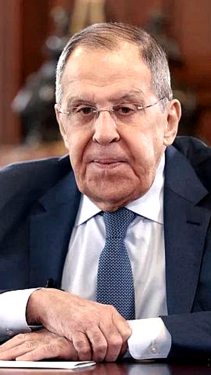 Лавров комментирует запреты ЕС на поездки в Москву на 9 мая