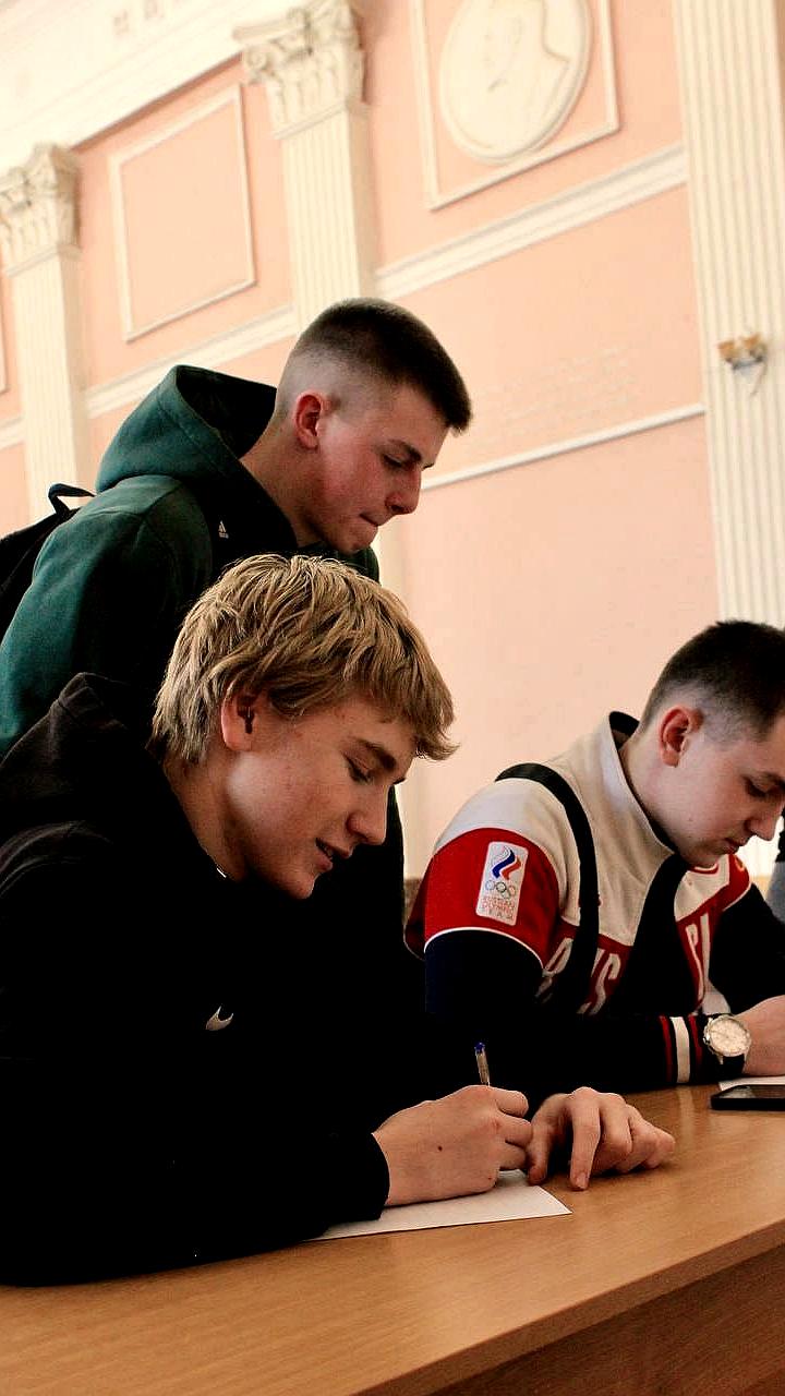 Коробка с новогодними письмами для солдат найдена в Нижнем Новгороде