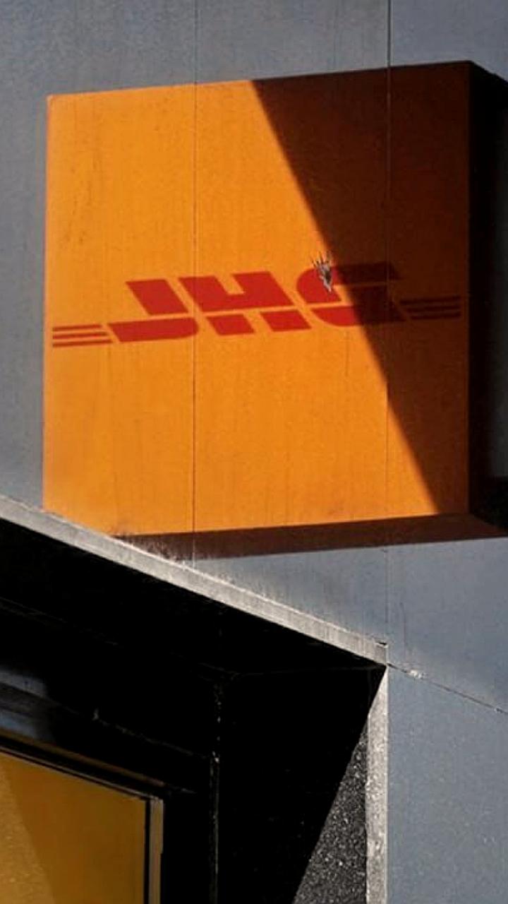 DHL приостанавливает доставку товаров стоимостью свыше 800 долларов в США из-за новых таможенных правил