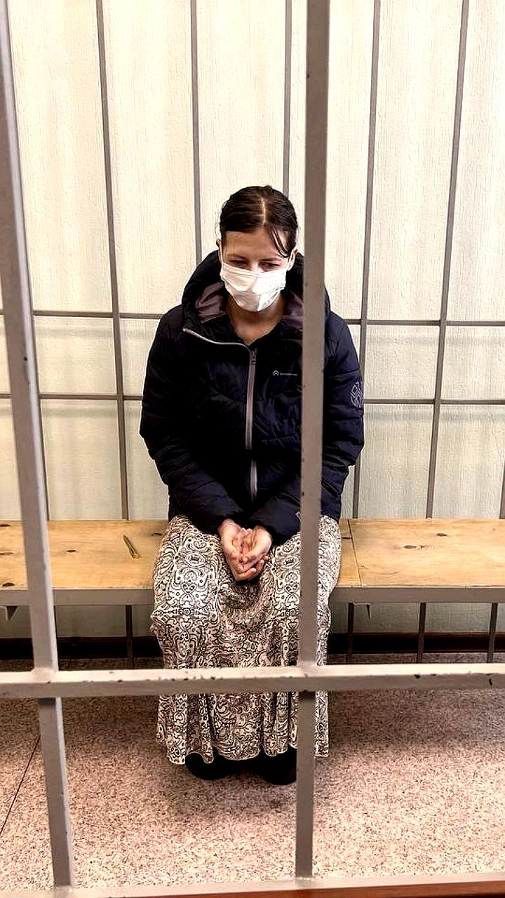 Мать, обвиняемая в убийстве троих детей, направлена на экспертизу в Москву