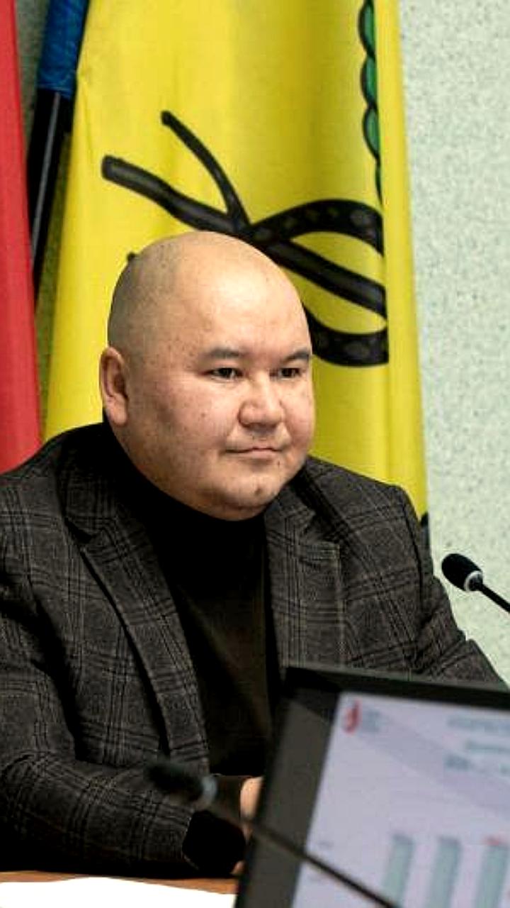 Денис Гармаев подал заявление о досрочном сложении полномочий депутата Хурала Бурятии