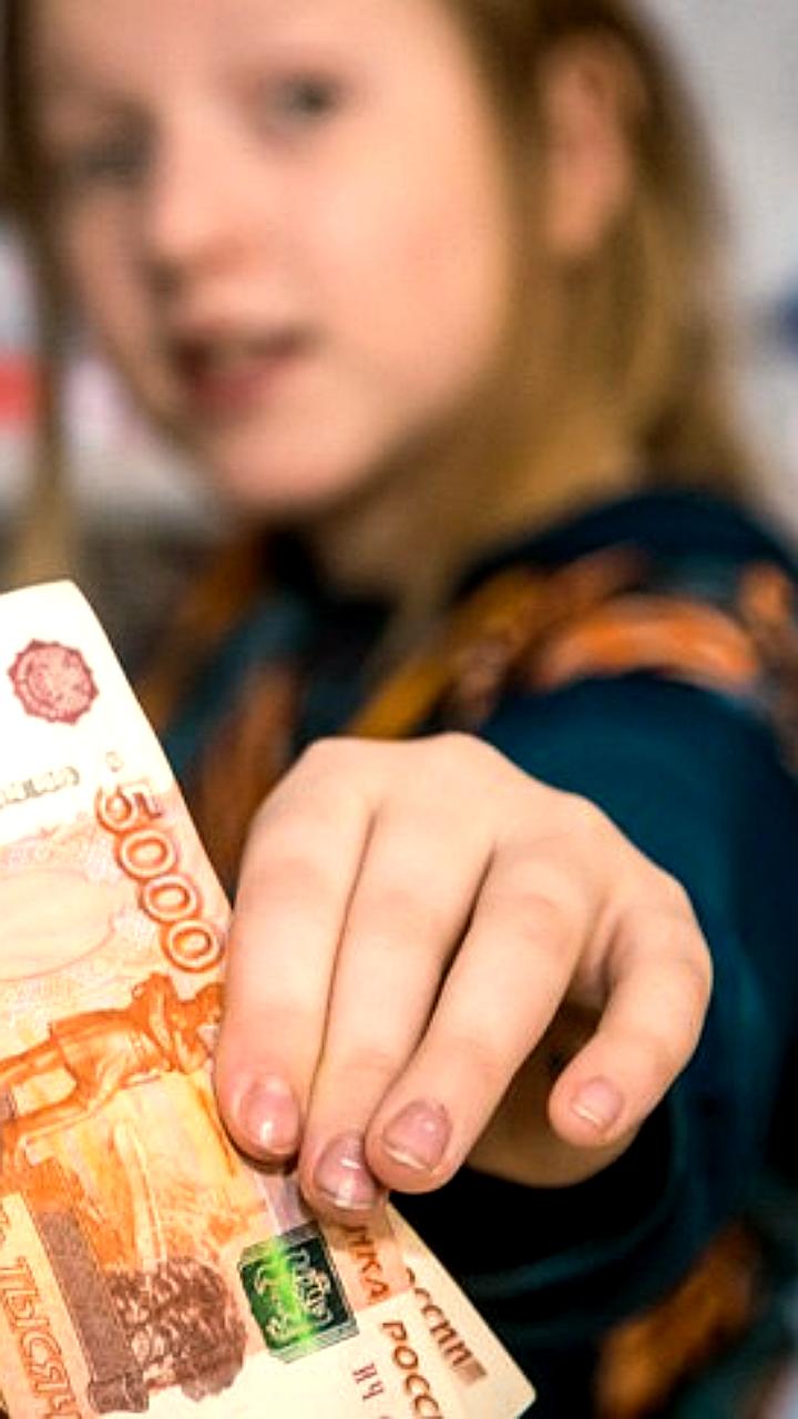 Опрос Superjob: родители выделяют карманные расходы школьникам, но трудовые отряды в Хабаровске вызывают недовольство
