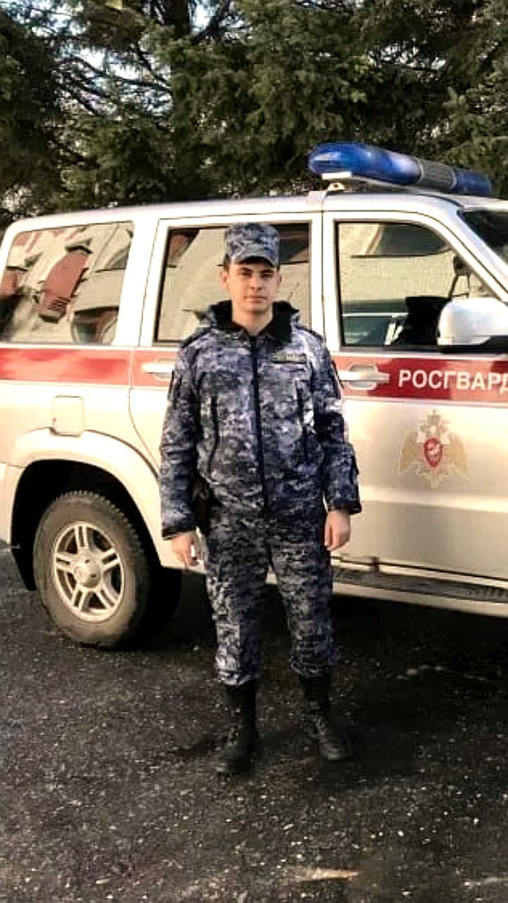 Успешное воссоединение 11-летнего мальчика с родственниками после трагедии в Астраханской области