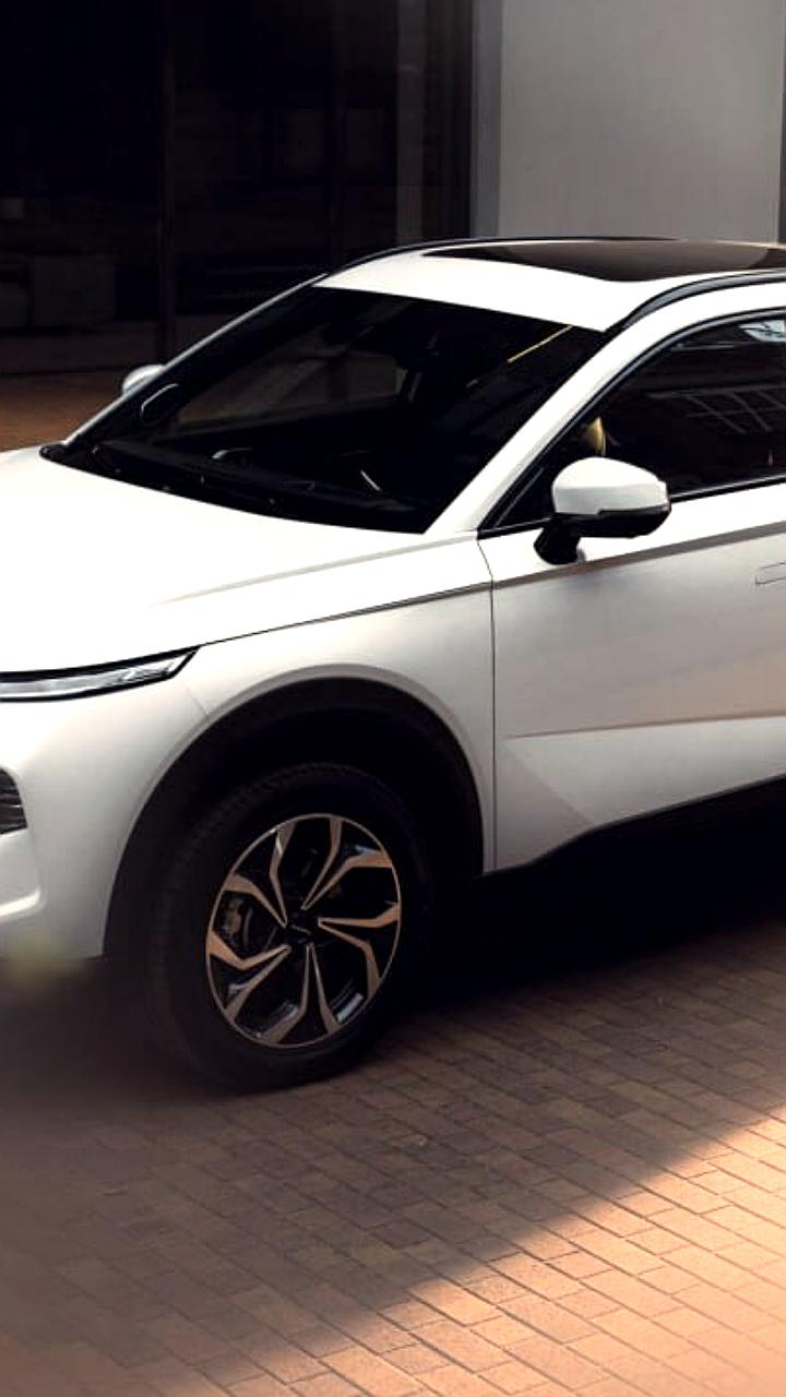 Запуск продаж нового кроссовера Haval F7x в России с ценами от 3 499 000 рублей