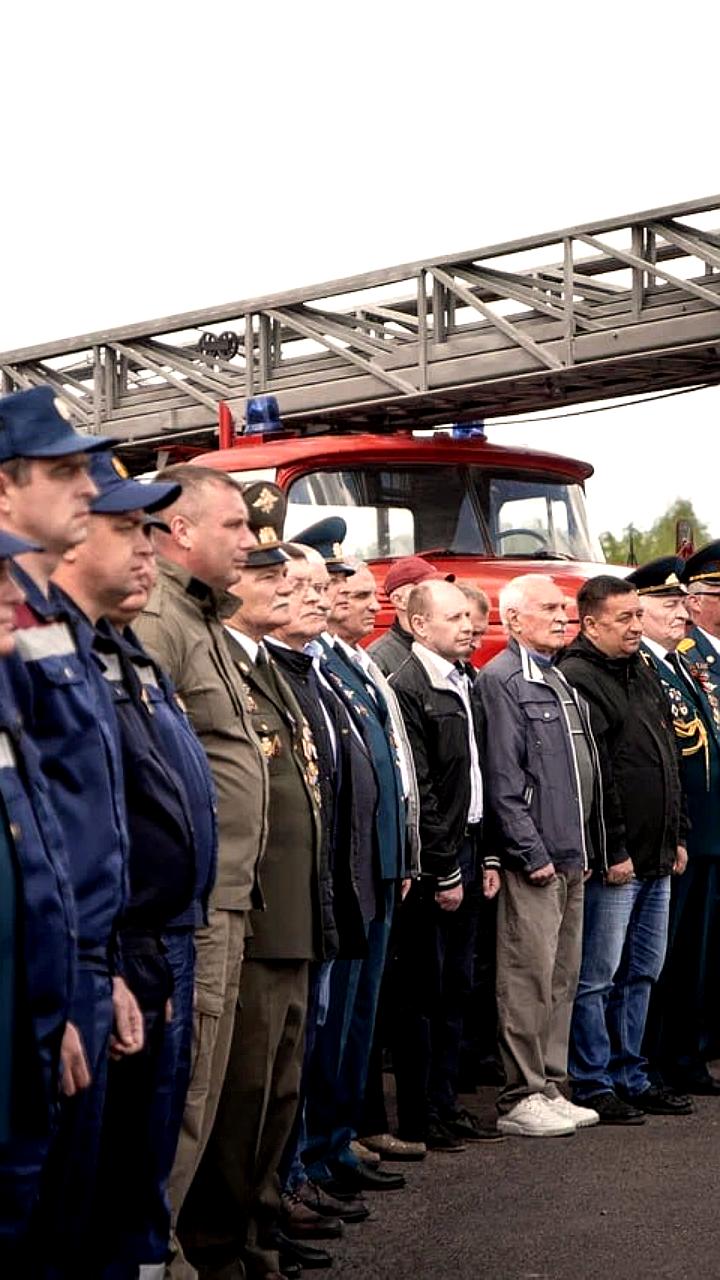 Автопробег и памятник: Россия отмечает День пожарной охраны