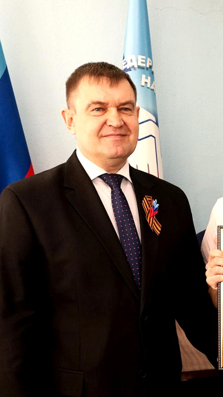 Андрей Сопельник поздравил работников местного самоуправления и профсоюзов ЛНР с праздниками