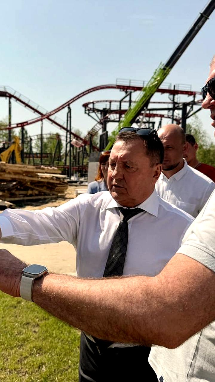 В Белгороде завершается строительство аттракциона 'Русские горки' и объединение зоопарка с динопарком