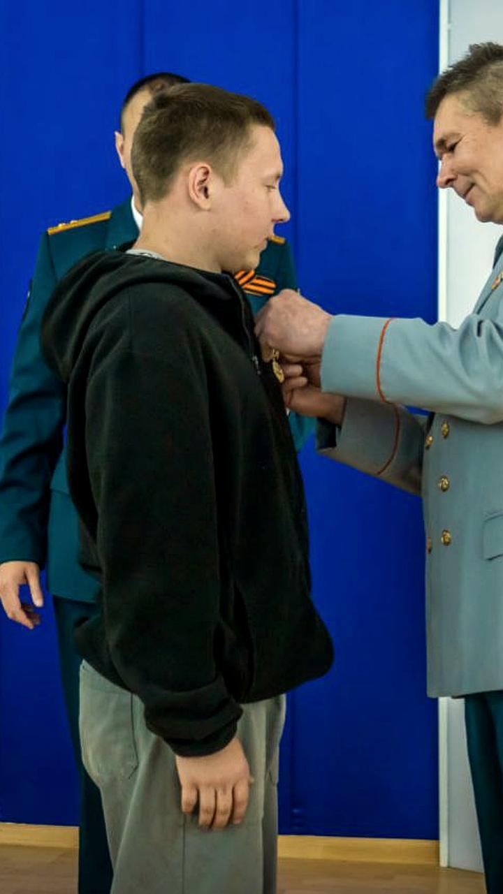 Спасение тонущего мужчины на пляже в Дубоссарах