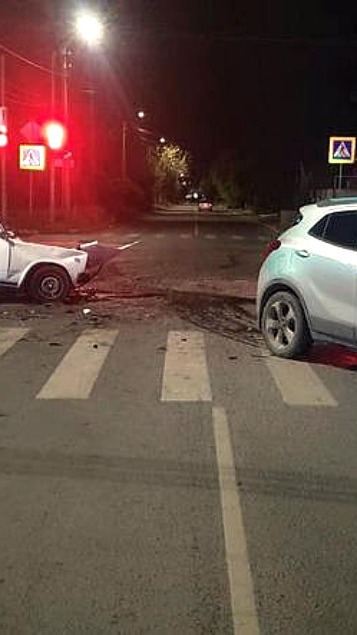 ДТП с участием Opel и ВАЗ: пострадавшие в Казани и Азове
