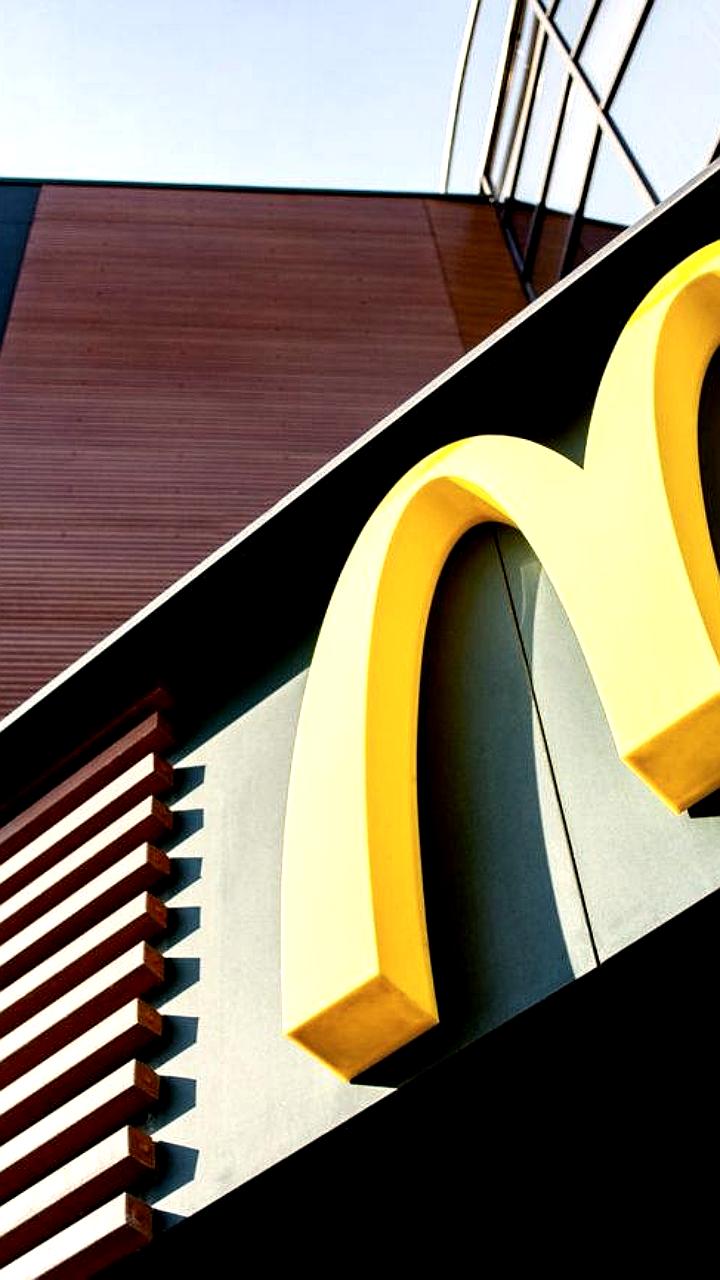 McDonald's фиксирует снижение продаж в США и международных рынках