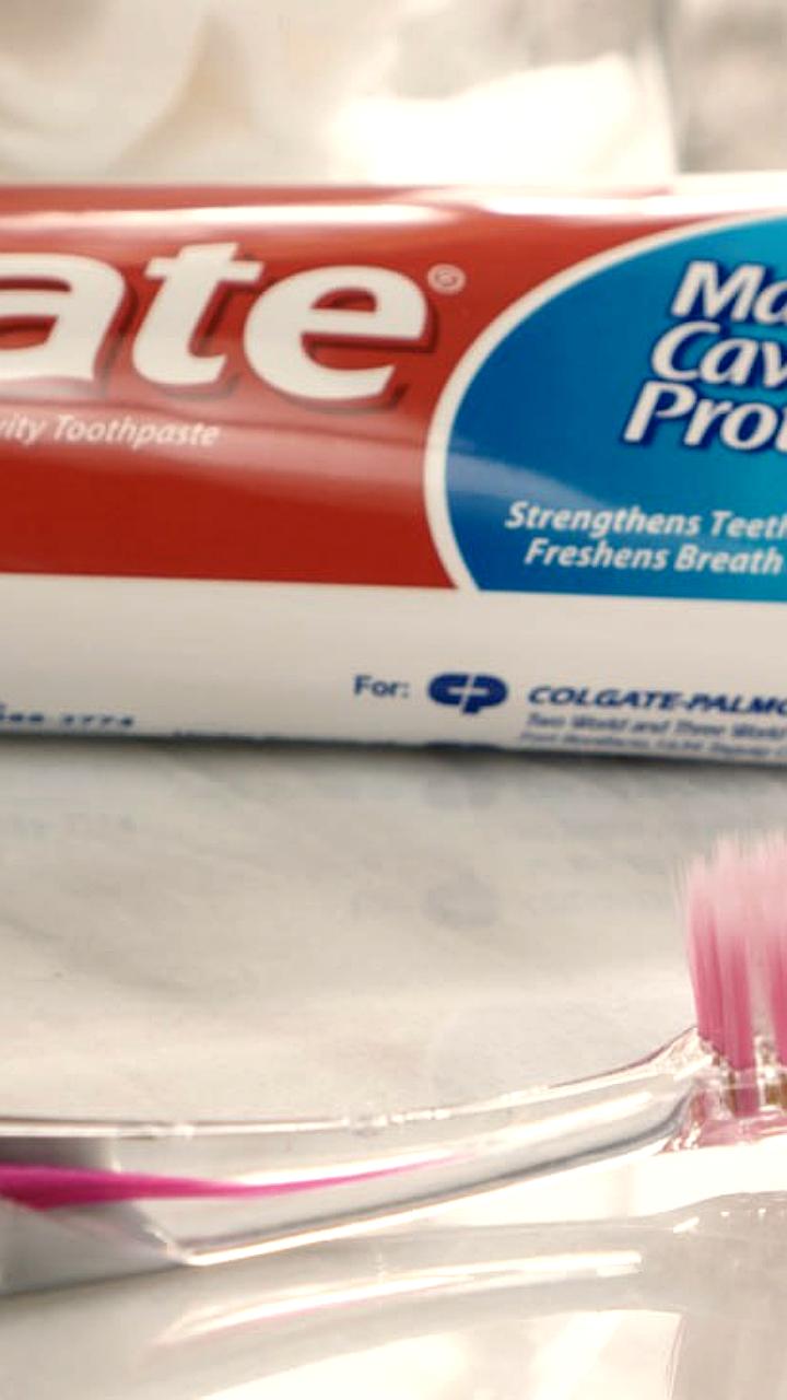 Роспотребнадзор проверит зубную пасту Colgate после её снятия с продаж в Бразилии
