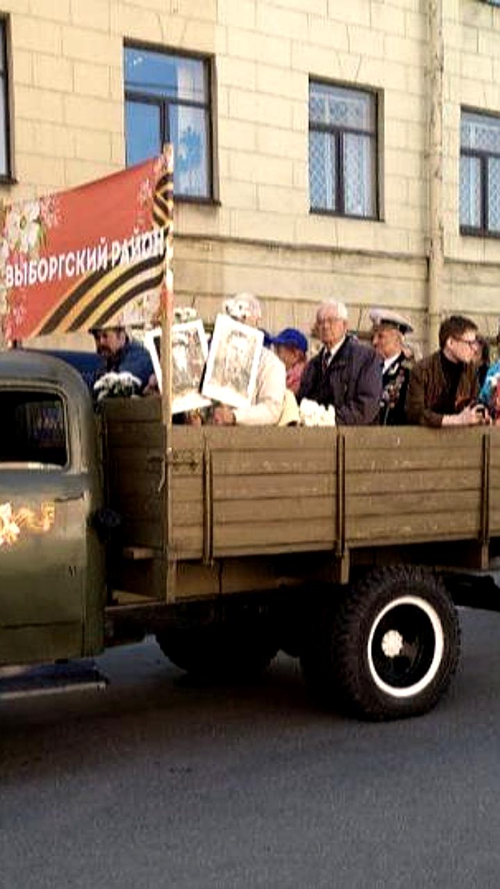 Ретроавтопробег «Бессмертного полка» стартует в Петербурге
