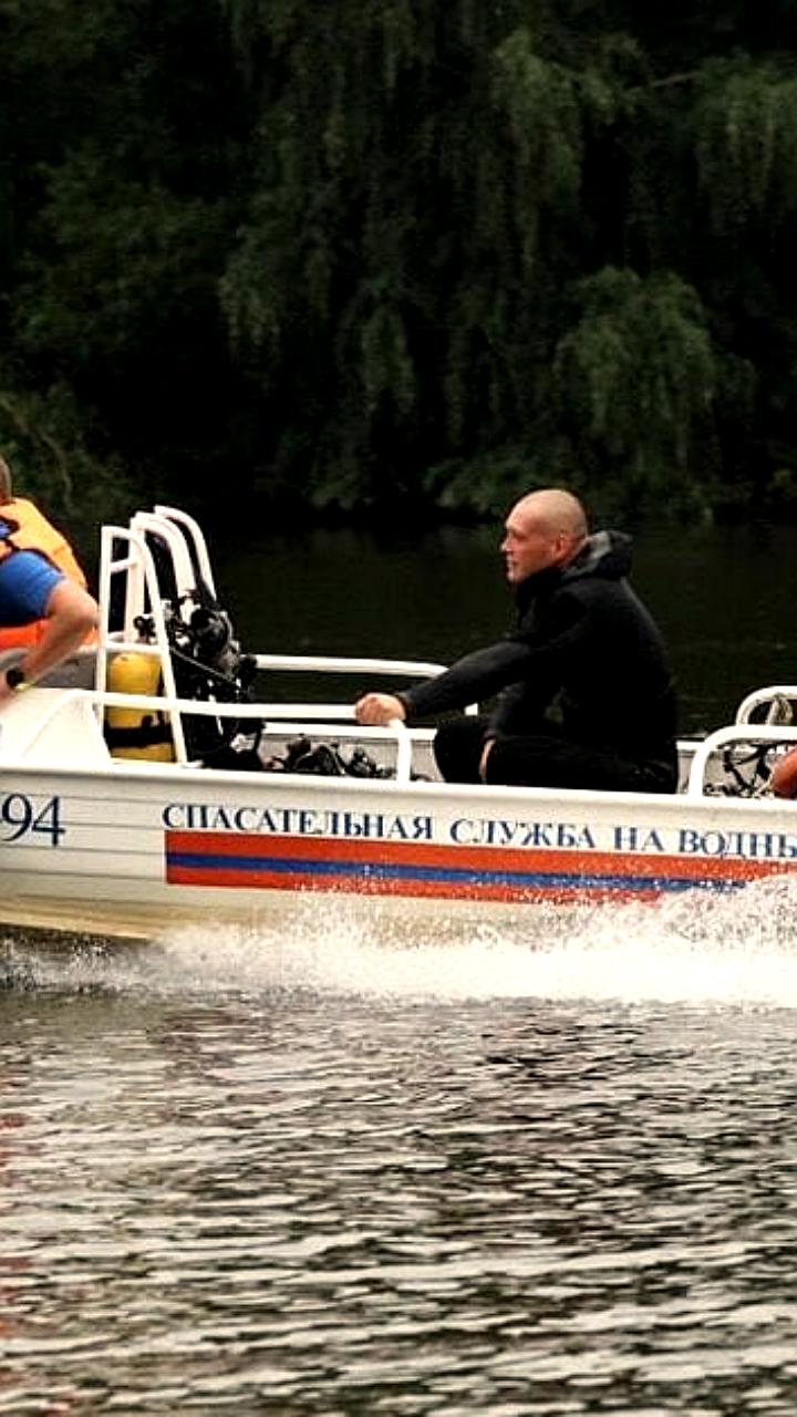 Спасатели извлекли мужчину из воды Большого Садового пруда в Москве
