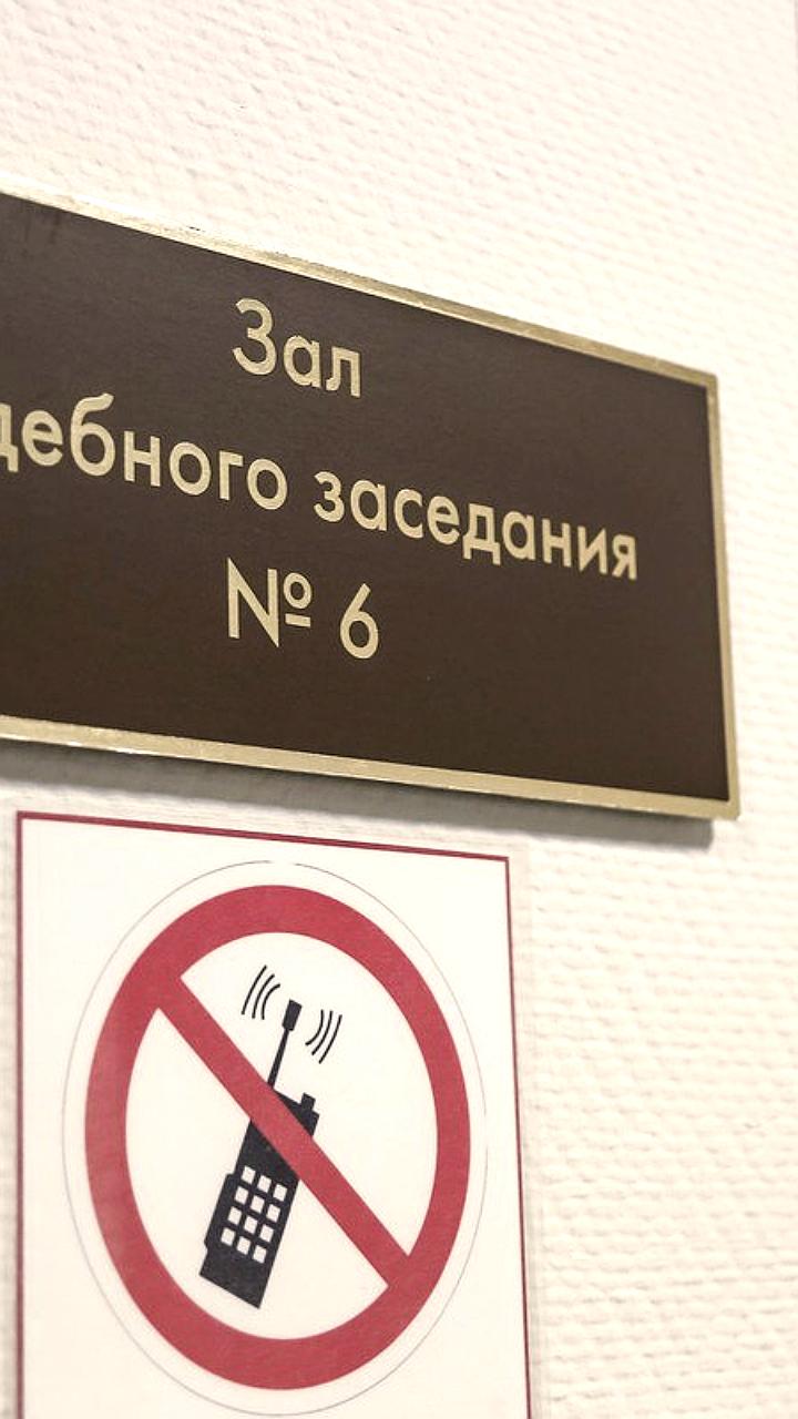 ДТП в Калининграде: водитель сбил женщину и ребенка на тротуаре
