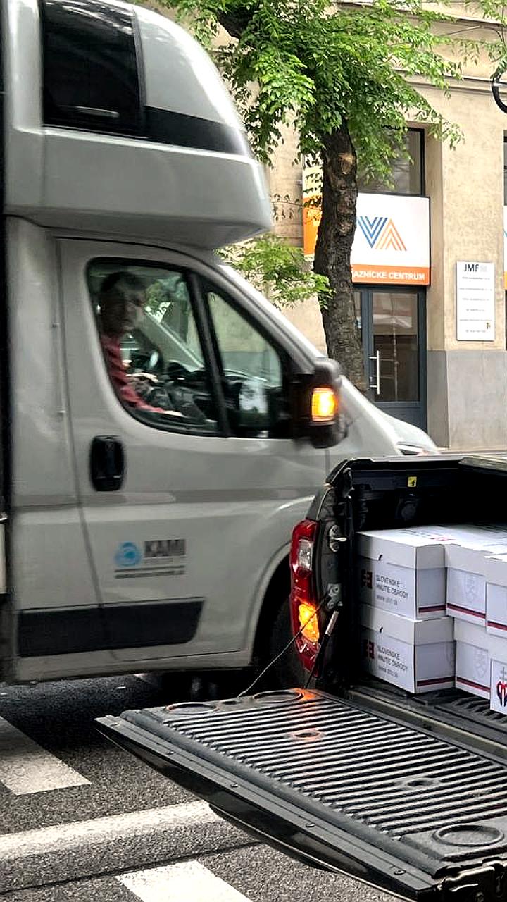 В Словакии передали петицию с 356 тысячами подписей за референдум об отмене санкций против России